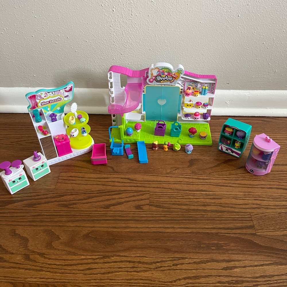 Shopkins Shoe & Supermarket Playset with 30+ Figures